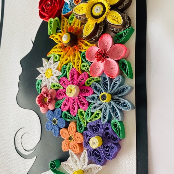 Quilling Love Woman Face Painting - Picture 5 of 12